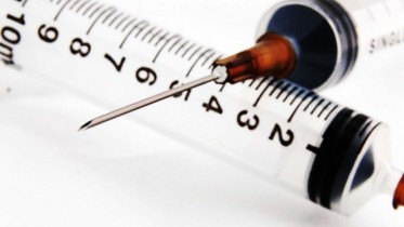 Close-Up-Syringe-Vaccines-e1460612320570